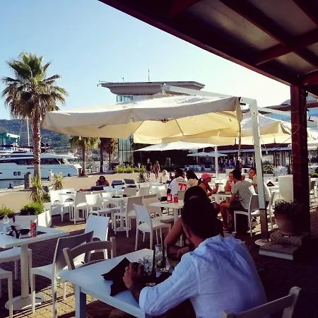 Casa Cecilia - 5 Terre A 100 Mt Da Stazione Spezia *