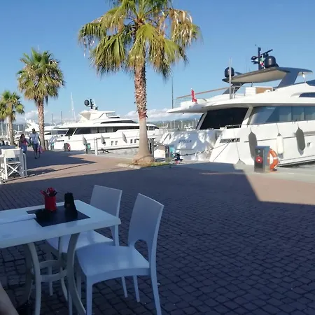 Apartment Casa Cecilia - 5 Terre A 100 Mt Da Stazione Spezia La Spezia